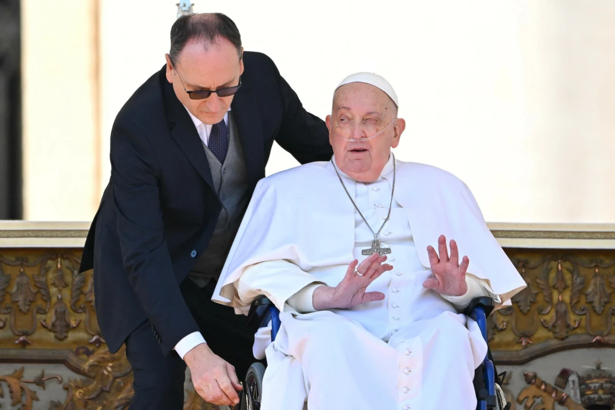 Papież Franciszek nieoczekiwanie pojawił się w czwartek w bazylice Świętego Piotra - informuje agencja Ansa, powołując się na źródła watykańskie. To kolejny niezapowiedziany ruch papieża, który przechodzi w Watykanie rekonwalescencję po ciężkiej chorobie. 