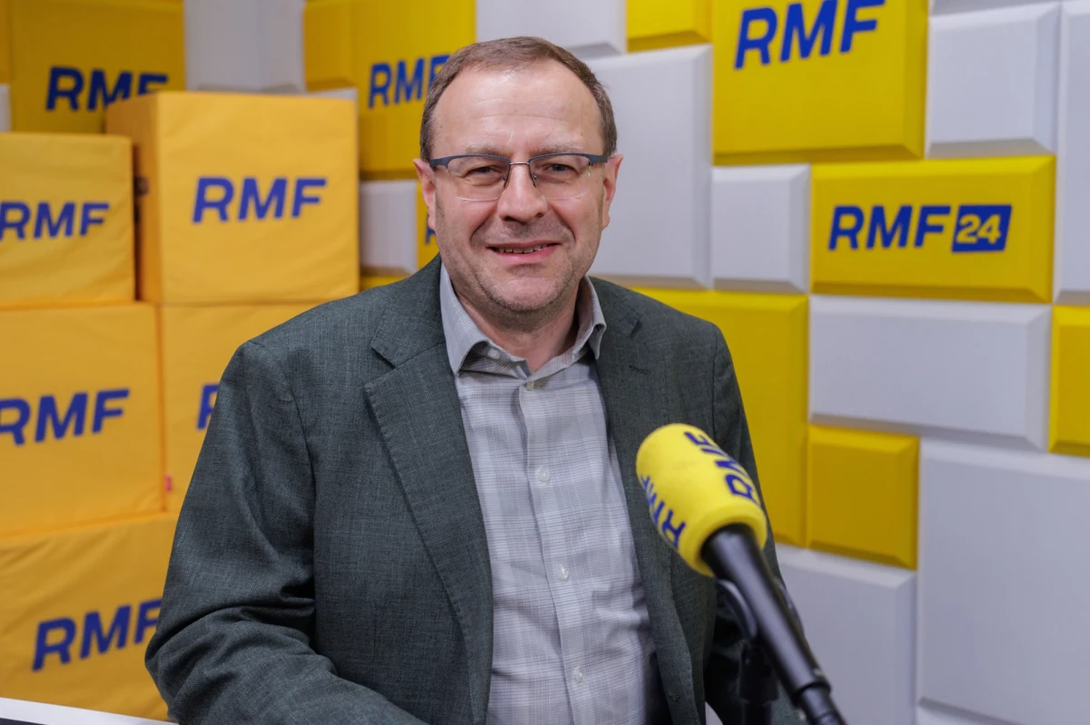 "Apeluję do władz TVP, by wycofała się z pomysłu debaty" - powiedział w Popołudniowej rozmowie w RMF FM politolog, prof. Antoni Dudek, twierdząc, że pomysł, by w dyskusji w telewizji publicznej uczestniczyło tylko dwóch kandydatów można nawet w skrajnym przypadku uznać za podstawę do unieważnienia wyborów.