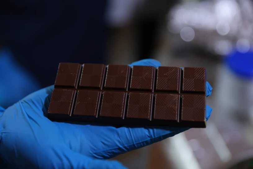 Czekolada w pudełkach antykradzieżowych. "Jeden z wielu cennych produktów"