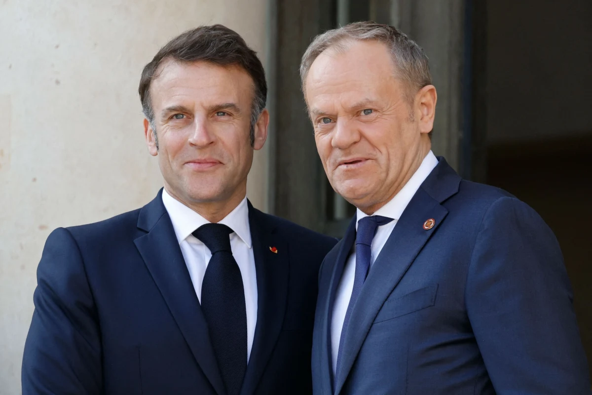 Donald Tusk rozmawiał z Emmanuelem Macronem o traktacie polsko-francuskim, wojnie celnej, współpracy nuklearnej i kwestiach bezpieczeństwa. Prezydent Francji podkreślił, że traktat jeszcze bardziej umocni dobre relacje między oboma krajami.