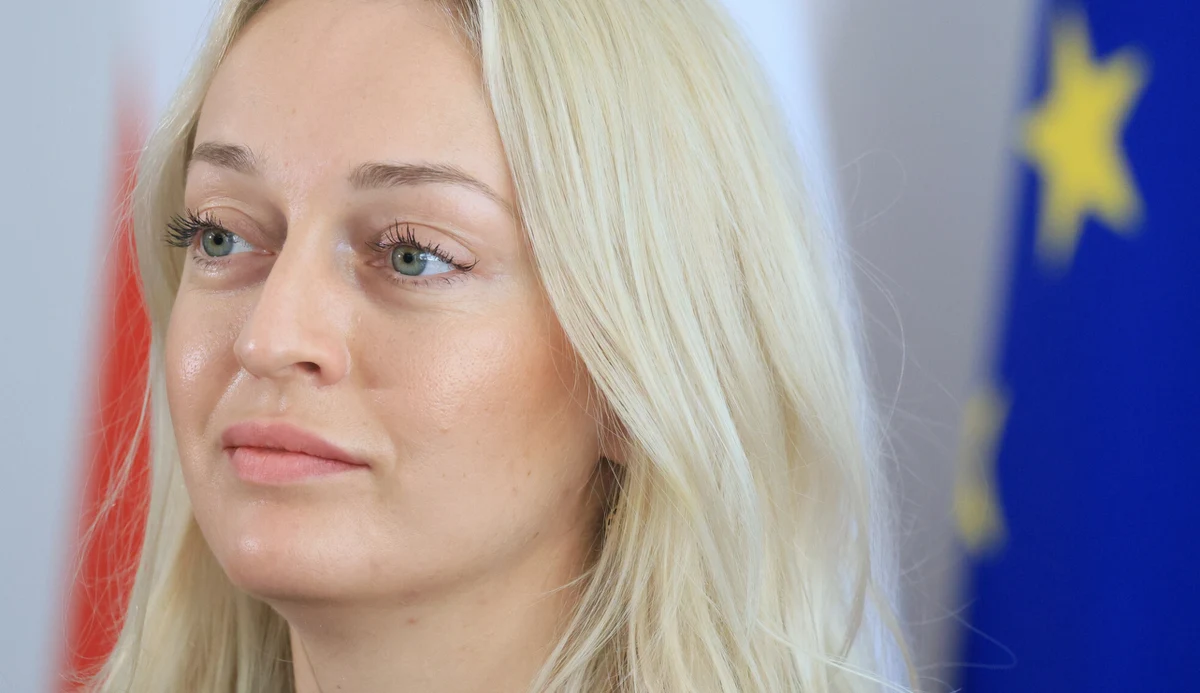 Z konta fundacji Białoruś Liberty, założonej przez zaginioną szefową białoruskiej Rady Koordynacyjnej w Warszawie Anżalikę Mielnikawą, zniknęły pieniądze - dowiedział się reporter RMF FM. Od końca marca nie wiadomo, co dzieje się z aktywistką. Z jej konta pobrano także dokumenty Rady, do których miała dostęp.