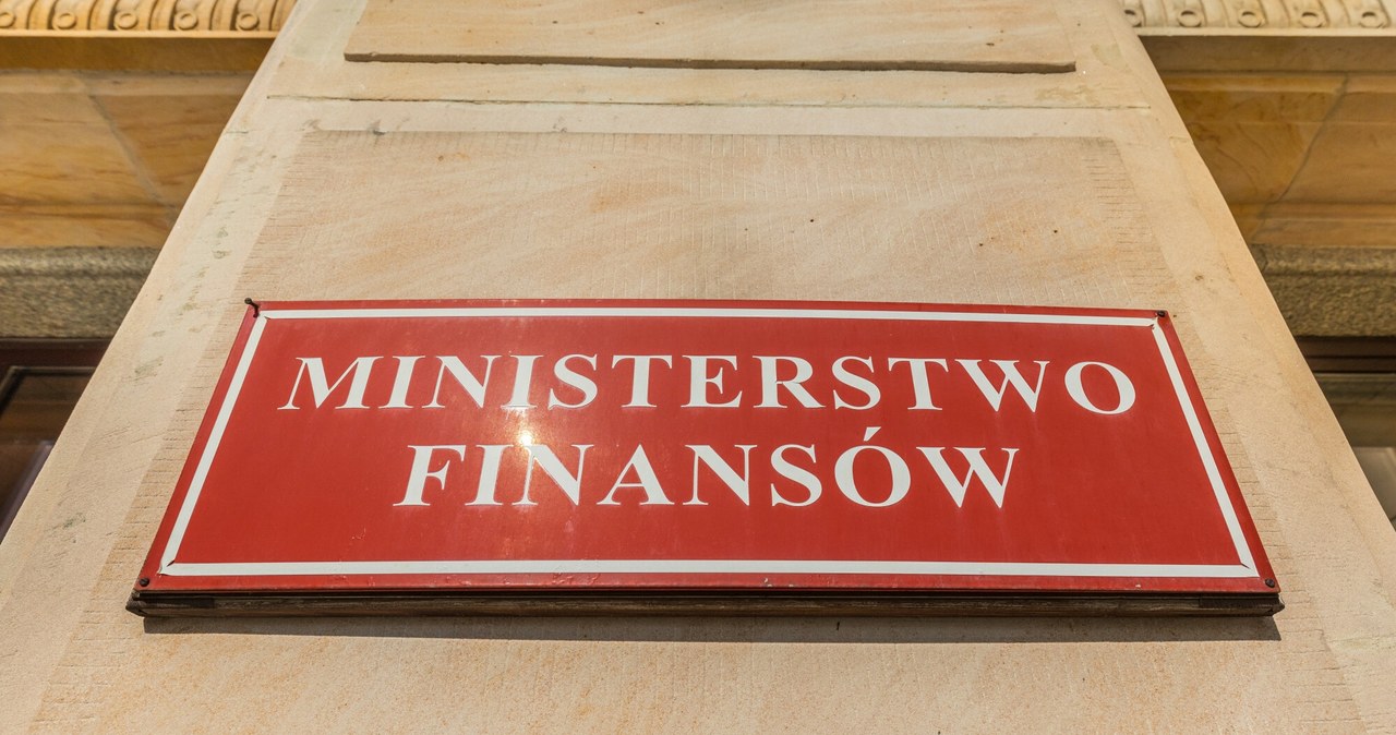 Czasu zostało niewiele. KAS czeka na telefony od Polaków