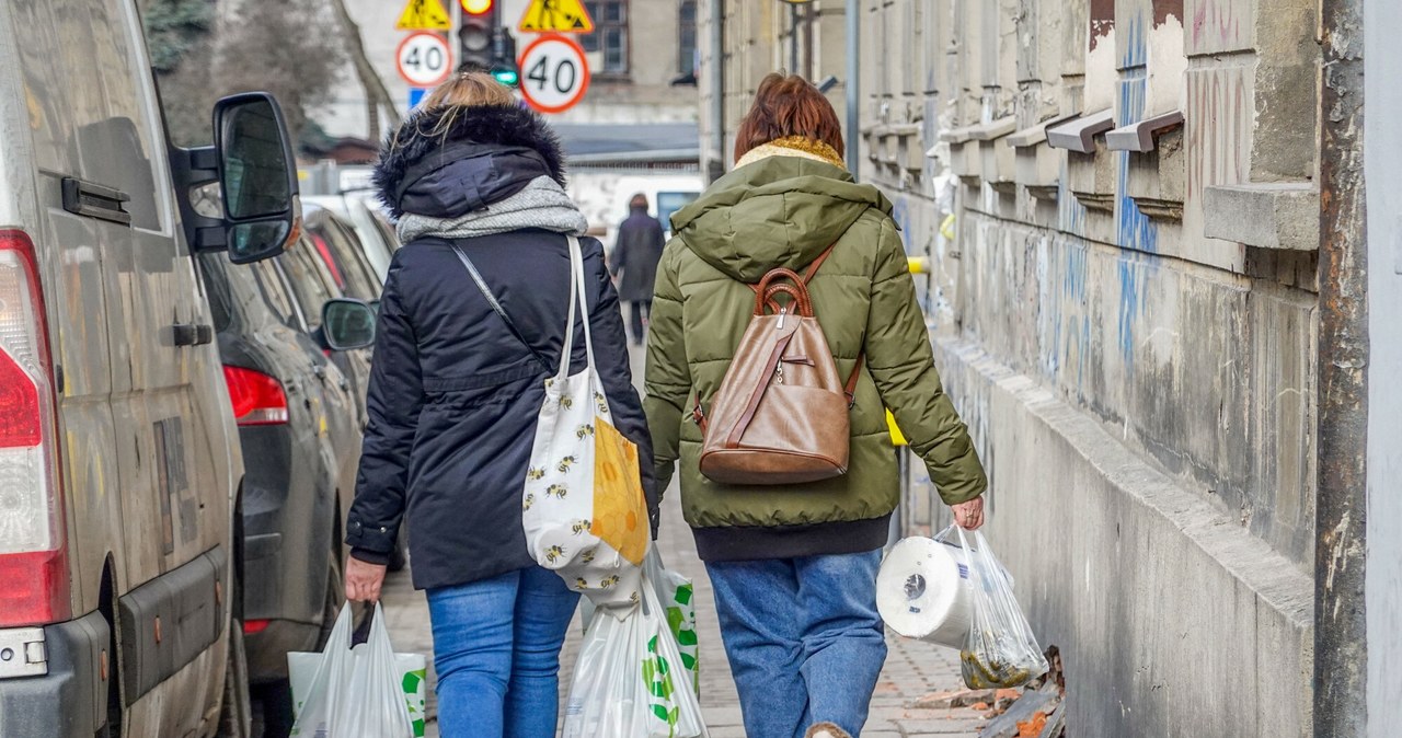 Niedziele handlowe w kwietniu 2025. Czy 13 kwietnia sklepy będą otwarte?