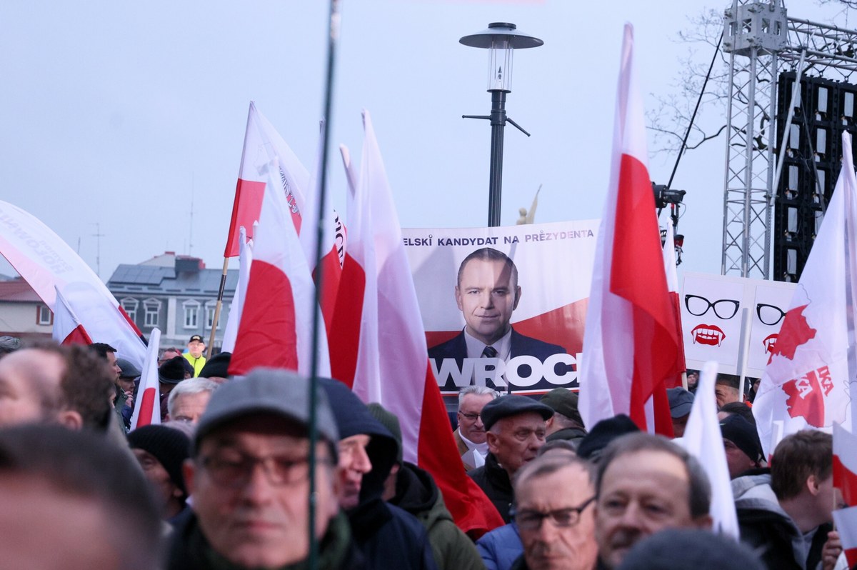 Политическое зрелище в Коньских. Вторжение кандидатов. А как насчет дебатов? [ПРЯМАЯ ТРАНСЛЯЦИЯ]
