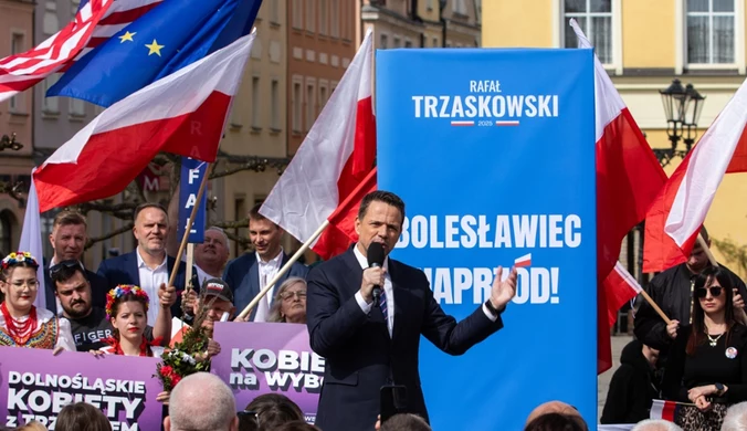 Incydent na wiecu Trzaskowskiego. "Próba ataku", Tusk reaguje