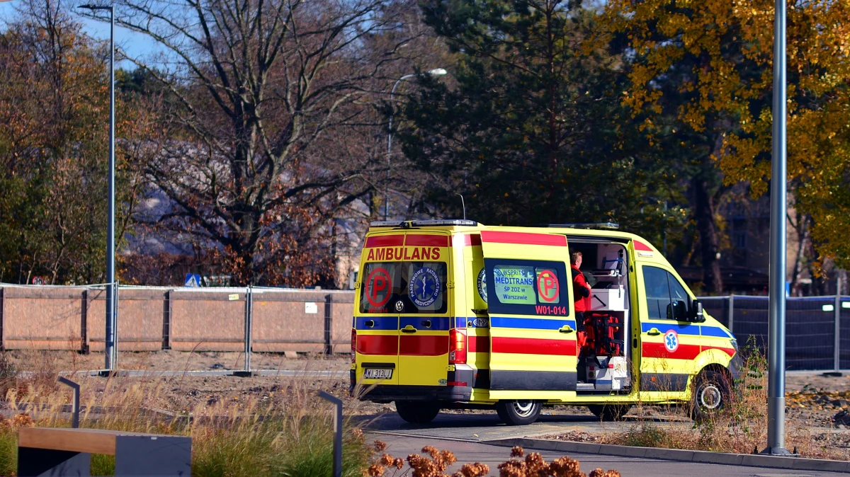 Do groźnego wypadku doszło w Jaktorowie w powiecie grodziskim na Mazowszu. Ranny został 15-letni rowerzysta. Do szpitala trafiło też dwoje dzieci. Jechały samochodem, który dachował. Kierowca prawdopodobnie chciał uniknąć zderzenia z nastolatkiem.