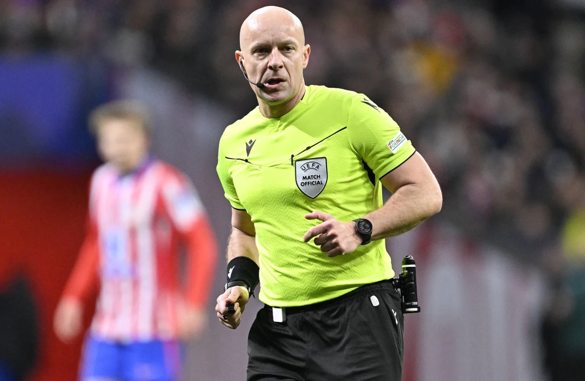 Szymon Marciniak będzie jednym z arbitrów głównych, którzy poprowadzą mecze klubowych mistrzostw świata. Jako sędziowie-asystenci do USA pojadą Adam Kupsik i Tomasz Listkiewicz, a jako arbiter VAR - Tomasz Kwiatkowski.