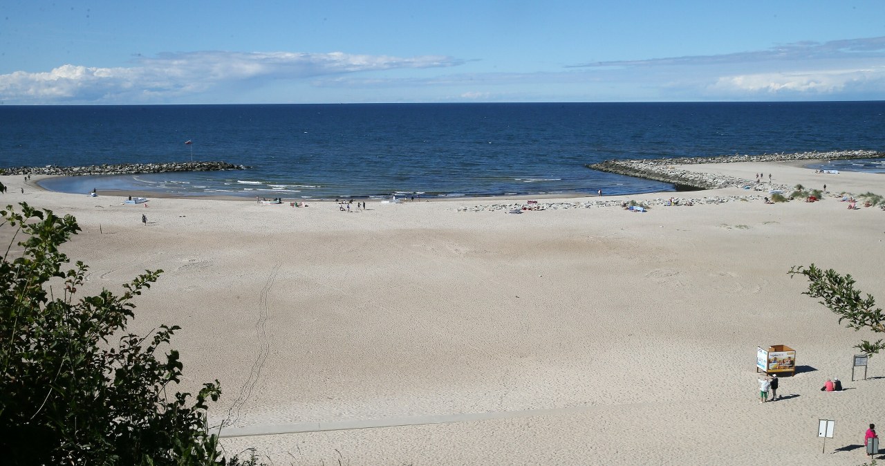 "Polski Dubaj" nad Bałtykiem. Zobacz, co przyciąga tłumy do Jarosławca