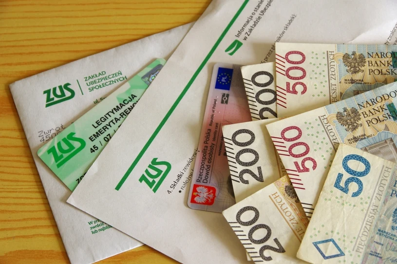 6938,92 zł emerytury i ani dnia pracy. ZUS ujawnił, jak tyle dostać