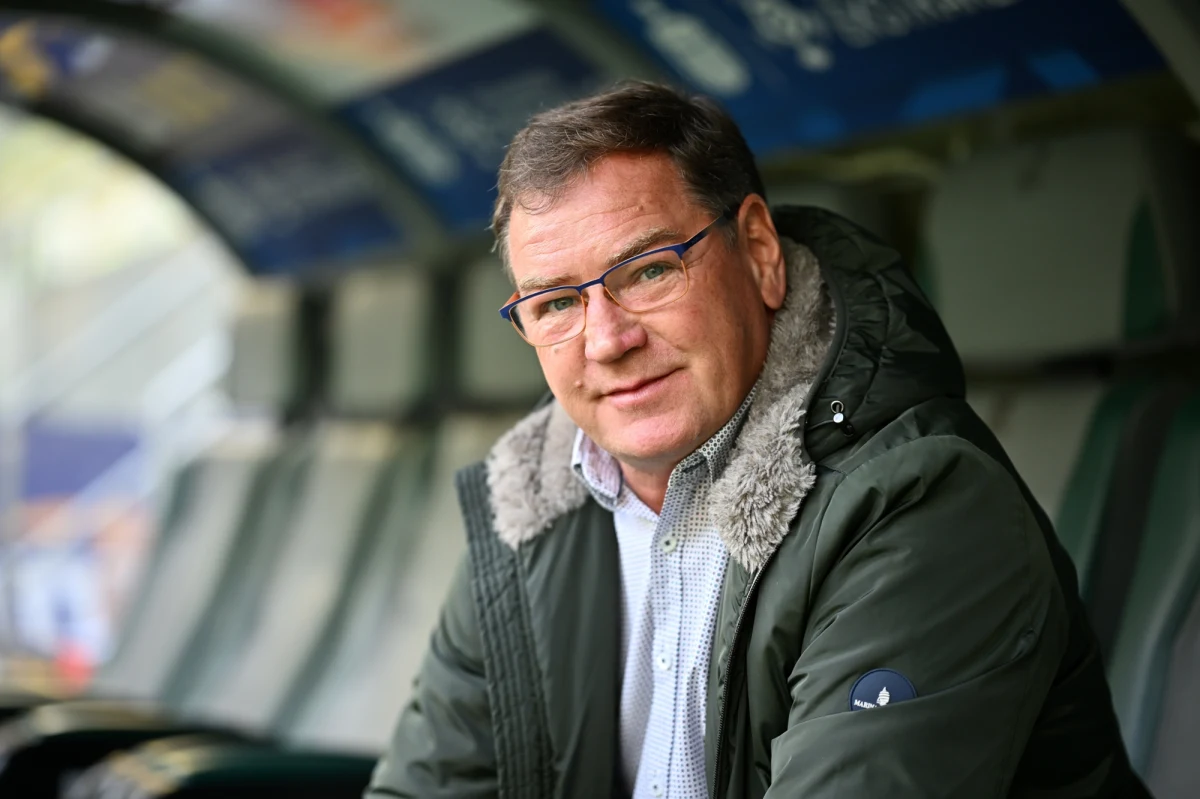 Jan Urban został zwolniony z posady trenera piłkarzy Górnika Zabrze - poinformował klub w komunikacie. Były wielokrotny reprezentant Polski pracował z tą ekstraklasową drużyną od lipca 2021 roku, z kilkumiesięczną przerwą. Obowiązki pierwszego trenera objął dotychczasowy asystent Urbana - Piotr Gierczak.