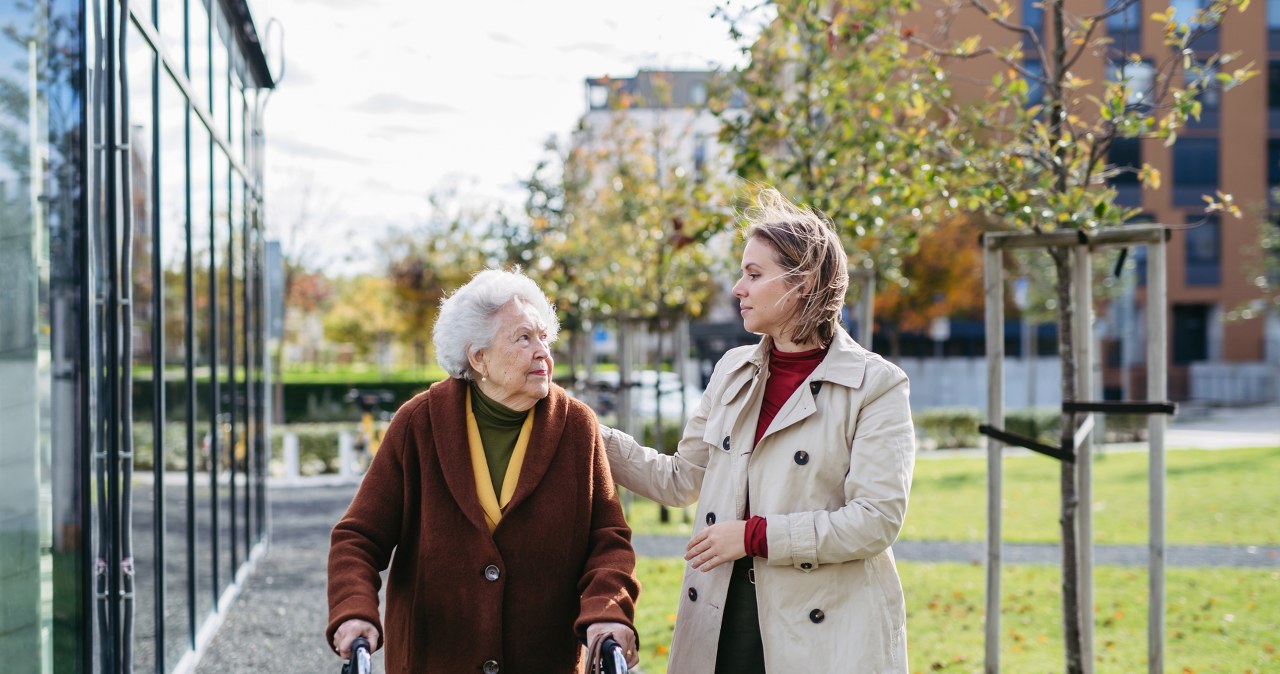 Wyjechała na chwilę, została na lata. Jak wygląda praca opiekunki w Anglii?