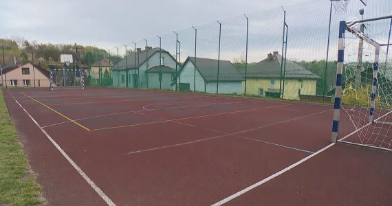 "Wydarzenia": Spór o orlik. Sąsiedzi walczą o zakaz gry w piłkę