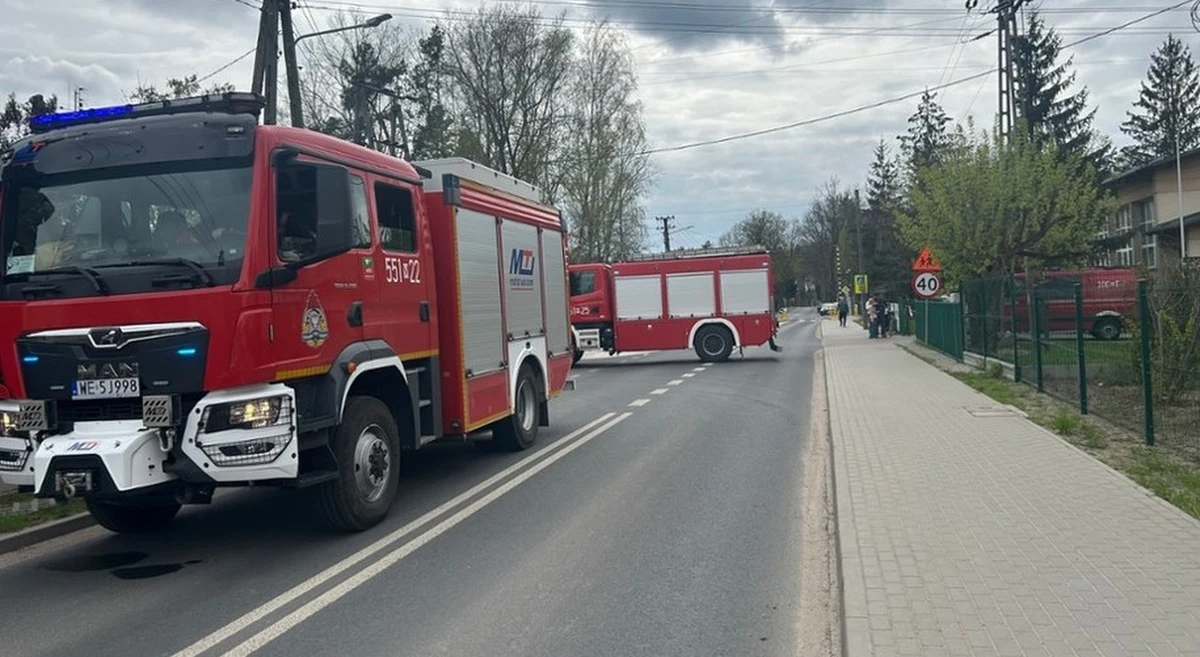 Zasłabnięcie uczniów w szkole podstawowej w Starej Wsi w powiecie otwockim koło Warszawy. Do zdarzenia doszło podczas uroczystości w sali gimnastycznej. Na miejscu działali strażacy i grupa chemiczna. Uczniowie zostali przebadani przez lekarzy. 7 z nich trafiło do szpitala. 
