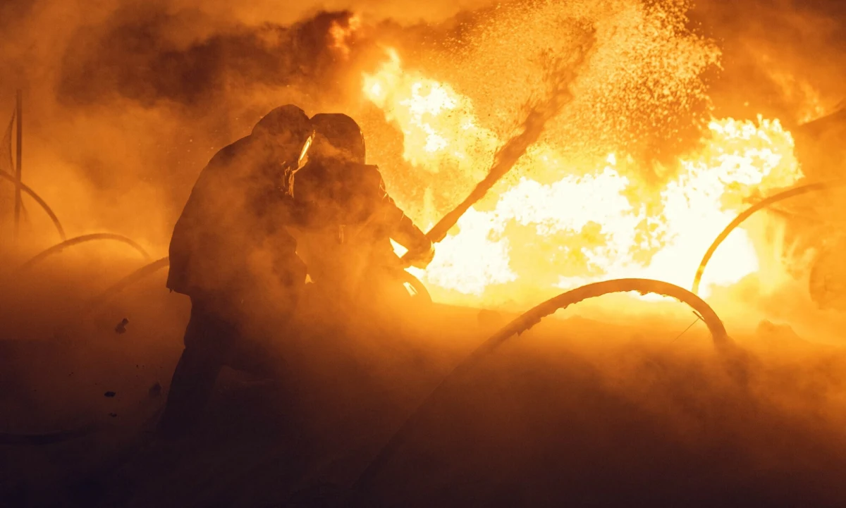 Ukraińcy podjęli działania odwetowe za rosyjski atak rakietowy na Sumy, w którym zginęło 35 osób, a 117 zostało rannych. Armia Kijowa uderzyła w bazę rosyjskiej brygady rakietowej, która jest odpowiedzialna za niedzielną tragedię. "Odnotowano wtórną detonację amunicji" - podkreślono.