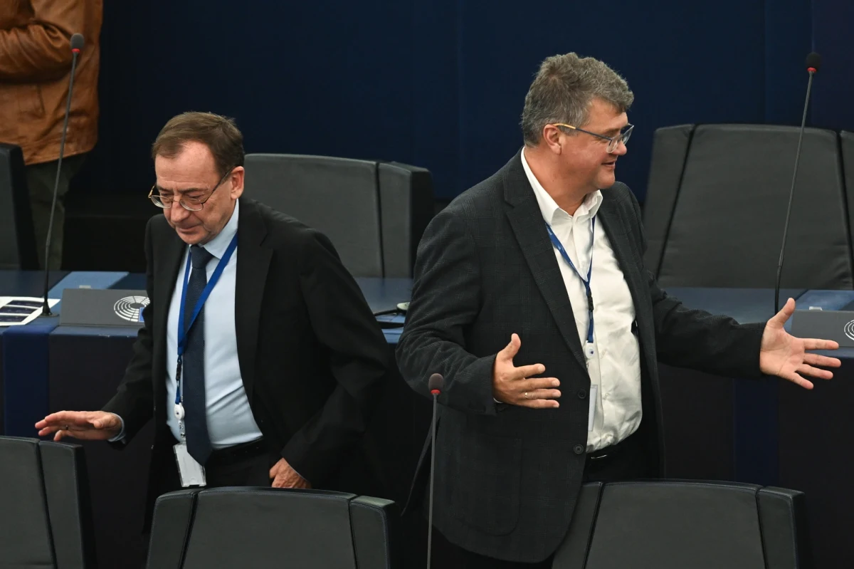 Były wiceszef resortu spraw wewnętrznych i administracji Maciej Wąsik po raz kolejny nie stawił się na przesłuchanie przed komisją śledczą do spraw Pegasusa. Jej członkowie postanowili, że złożą wniosek do sądu o ukaranie europosła PiS karą porządkową w wysokości 3 tysięcy złotych. Taką samą decyzję podjęto w sprawie byłego szefa MSWiA Mariusza Kamińskiego, który również zignorował wezwanie komisji.