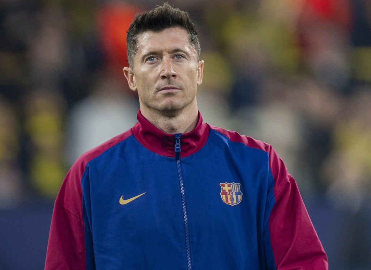 Robert Lewandowski wciąż czeka na jubileuszowe trafienie w barwach Barcelony. W rewanżowym ćwierćfinale Ligi Mistrzów przeciwko Borussii Dortmund nie zdołał zdobyć 100. gola dla "Dumy Katalonii". Choć jego zespół przegrał 1:3, to dzięki wysokiej wygranej w pierwszym meczu awansował do półfinału. Polski napastnik przyznał jednak, że gra Barcelony pozostawia wiele do życzenia.