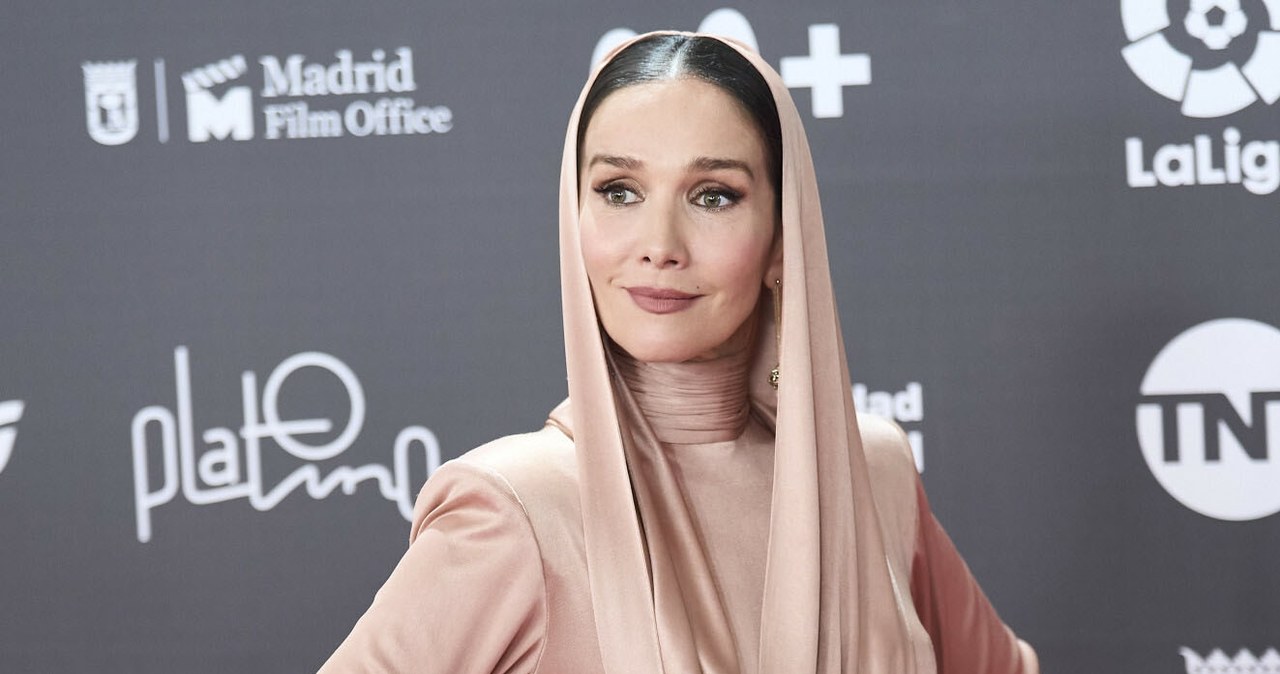 wiadomości,aktualności,Interia Natalia Oreiro zwiedza Londyn w oryginalnej stylizacji. Postawiła na hipisowski zestaw retro