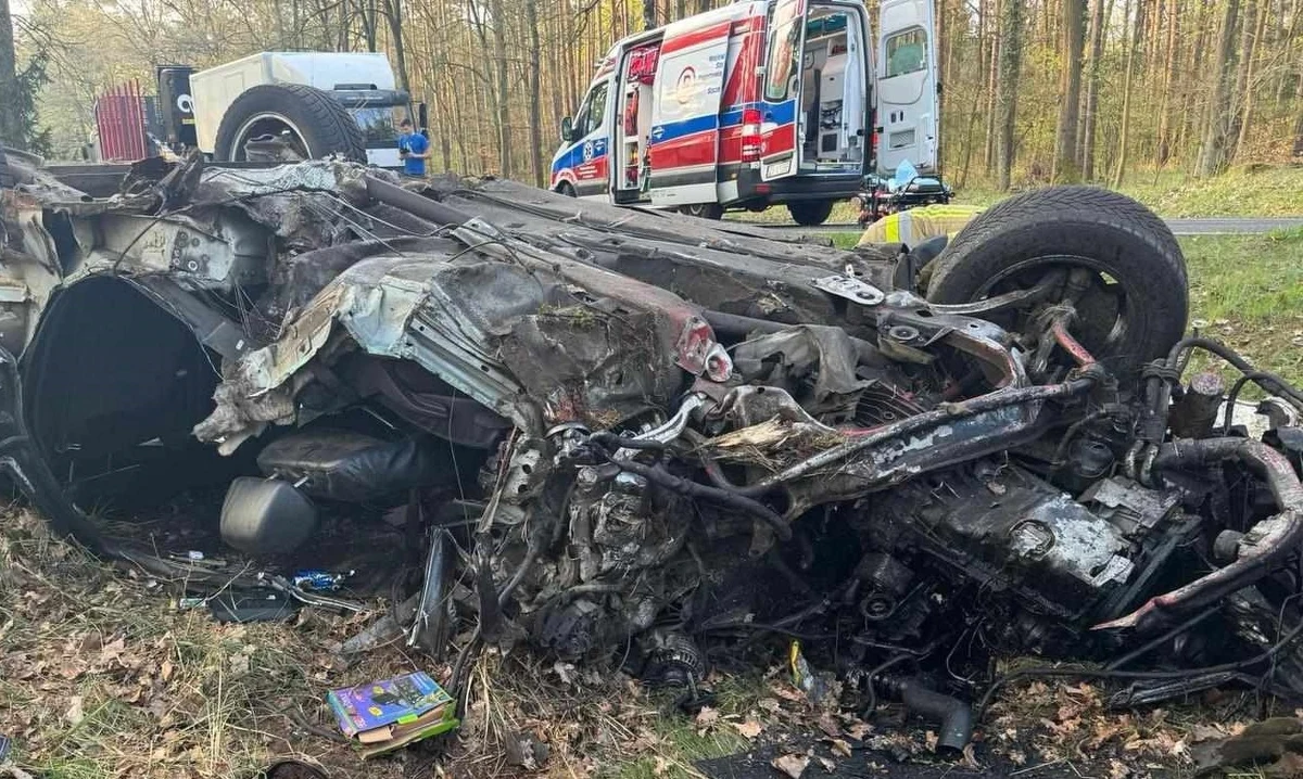 Dwie osoby zginęły w wypadku drogowym w Boleszkowicach w Zachodniopomorskiem. Dachowało tam auto osobowe.