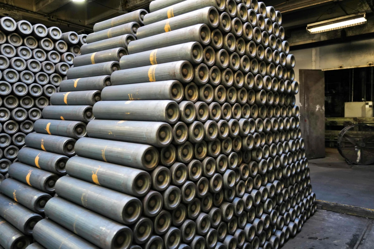 Fabryka amunicji wielkokalibrowej może powstać w Słupi Koneckiej w województwie świętokrzyskim. Projekt o wartości ok. 100 mln zł zamierza zrealizować AMC Global Group. Produkcja ma ruszyć na przełomie 2026 i 2027 roku.