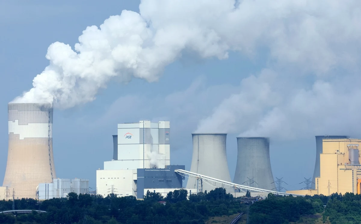 Rada Miejska w Łodzi jednogłośnie wyraziła poparcie dla budowy elektrowni jądrowej w Bełchatowie. Samorządowcy podkreślają, że inwestycja ta może odegrać strategiczną rolę w transformacji energetycznej kraju, a także stać się impulsem rozwojowym dla regionu łódzkiego. Uchwalenie stanowiska to jasny sygnał dla rządu, by traktować projekt priorytetowo.