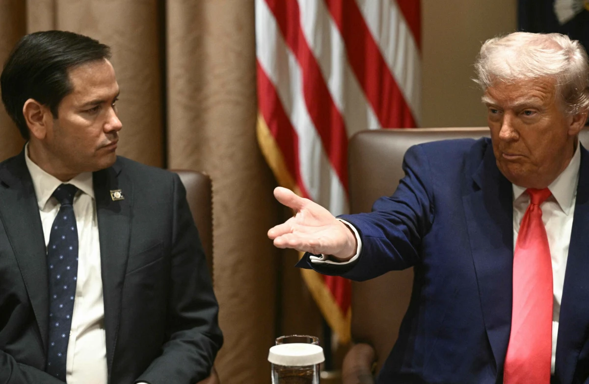 Ciężko stwierdzić, czy negocjacje pokojowe ws. wojny w Ukrainie nabierają tempa, ale faktem jest, że Amerykanie aktywnie działają w tej kwestii. Do Paryża przylatują bowiem ludzie Donalda Trumpa - sekretarz stanu Marco Rubio i specjalny wysłannik ds. Bliskiego Wschodu Steve Witkoff. Od środy do piątku będą rozmawiać ze swoimi europejskimi odpowiednikami na temat zakończenia konfliktu za naszą wschodnią granicą.