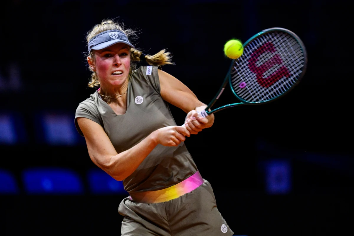 Magdalena Fręch po zaciętym meczu awansowała do drugiej rundy tenisowego turnieju WTA 500 na kortach ziemnych w niemieckim Stuttgarcie. Polka pokonała Włoszkę Sarę Errani 7:5, 4:6, 7:6 (7-5).