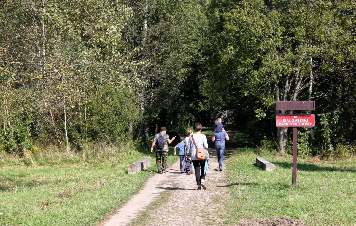 Poznaliśmy już pierwsze dane dotyczące podlaskiego bonu turystycznego. Do tej pory chęć przyjęcia turystów zgłosiło blisko 600 obiektów, z czego najwięcej jest kwater agroturystycznych. Z bonu będzie można korzystać od 20 kwietnia, a niektóre hotele już zapewniają, że z dofinansowania noclegu będzie można skorzystać w czasie świąt Wielkanocy.