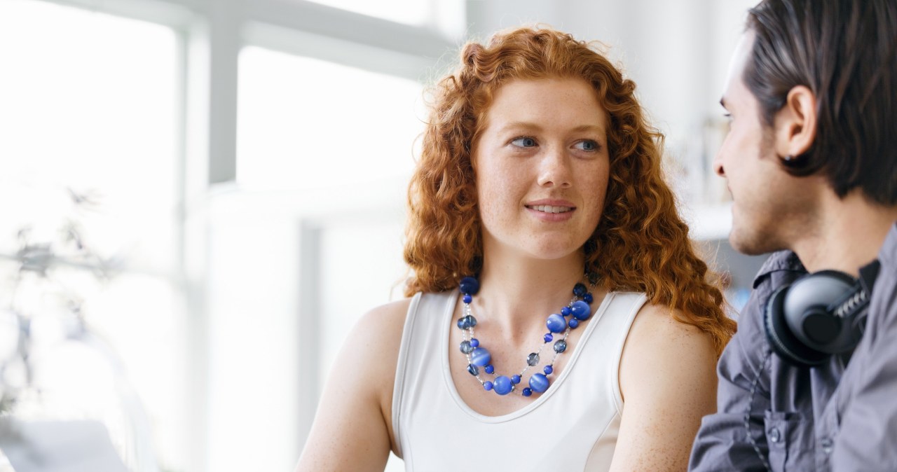 Czy pracodawca może ingerować w biurową miłość? Zasady dla par