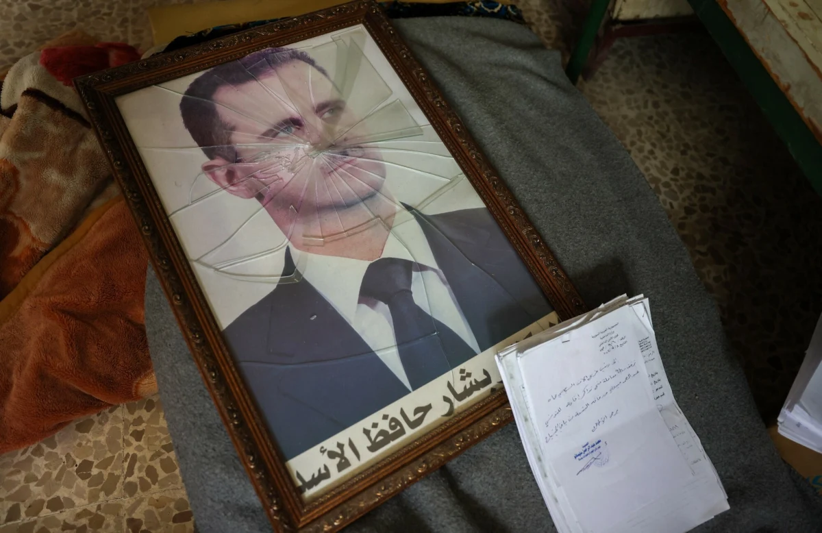 W obliczu upadku swojego reżimu, były syryjski przywódca Baszar al-Asad zorganizował tajną operację wywozu majątku z kraju. Samolotem przewieziono worki pieniędzy, kosztowności i ważne dokumenty do Zjednoczonych Emiratów Arabskich – podaje agencja Reutera, powołując się na źródła.