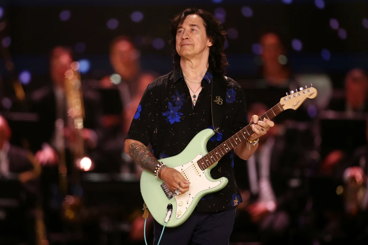 Ikona polskiej sceny muzycznej, Jan Borysewicz, obchodzi swoje 70. urodziny. Gitarzysta i współzałożyciel zespołu Lady Pank, który w latach 80. podbił serca słuchaczy w Polsce, podzielił się w rozmowie z Krzysztofem Urbaniakiem na antenie internetowego Radia RMF24 swoimi urodzinowymi emocjami i planami.