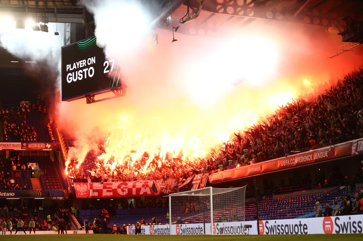 Legia Warszawa wygrała w Londynie z Chelsea 2:1 w ćwierćfinałowym rewanżu, ale odpadła z piłkarskiej Ligi Konferencji. "Zostawiliśmy na boisku serce" - mówi drużyna.