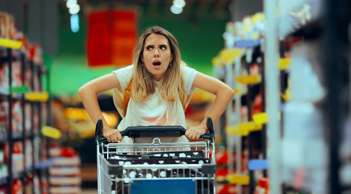 Wielka Sobota to ostatnia szansa na przedświąteczne zakupy. Warto jednak pamiętać, że tego dnia sklepy będą czynne krócej niż zwykle – sprawdź, do której godziny zrobisz zakupy i nie daj się zaskoczyć zamkniętymi drzwiami.