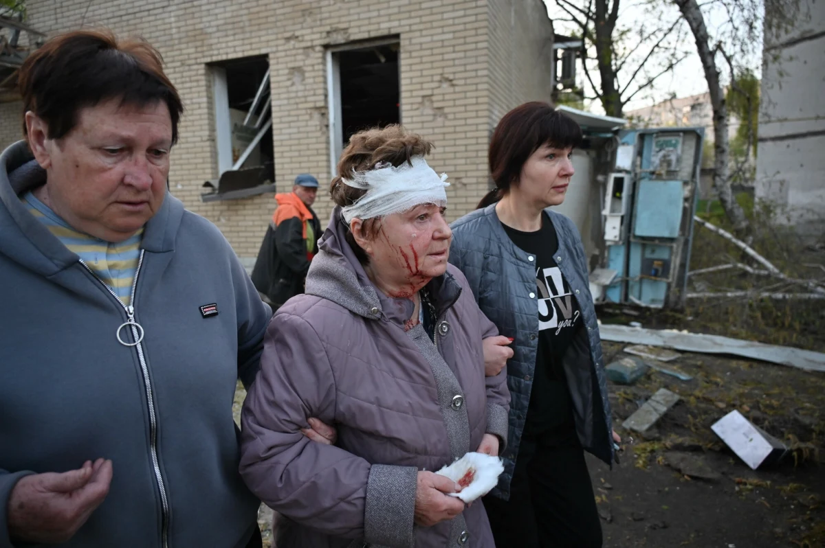 ​Rosjanie ostrzelali ukraińskie miasta. Tym razem, w nocy z czwartku na piątek, rakiety poleciały na Charków i Sumy w północno-wschodniej części kraju. Dwie osoby zginęły, a co najmniej 55 odniosło obrażenia - poinformowały władze Ukrainy.