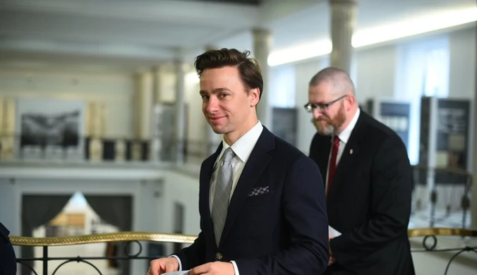Braun wtargnął do szpitala, Bosak komentuje. "Mamy do czynienia z reżyserem"