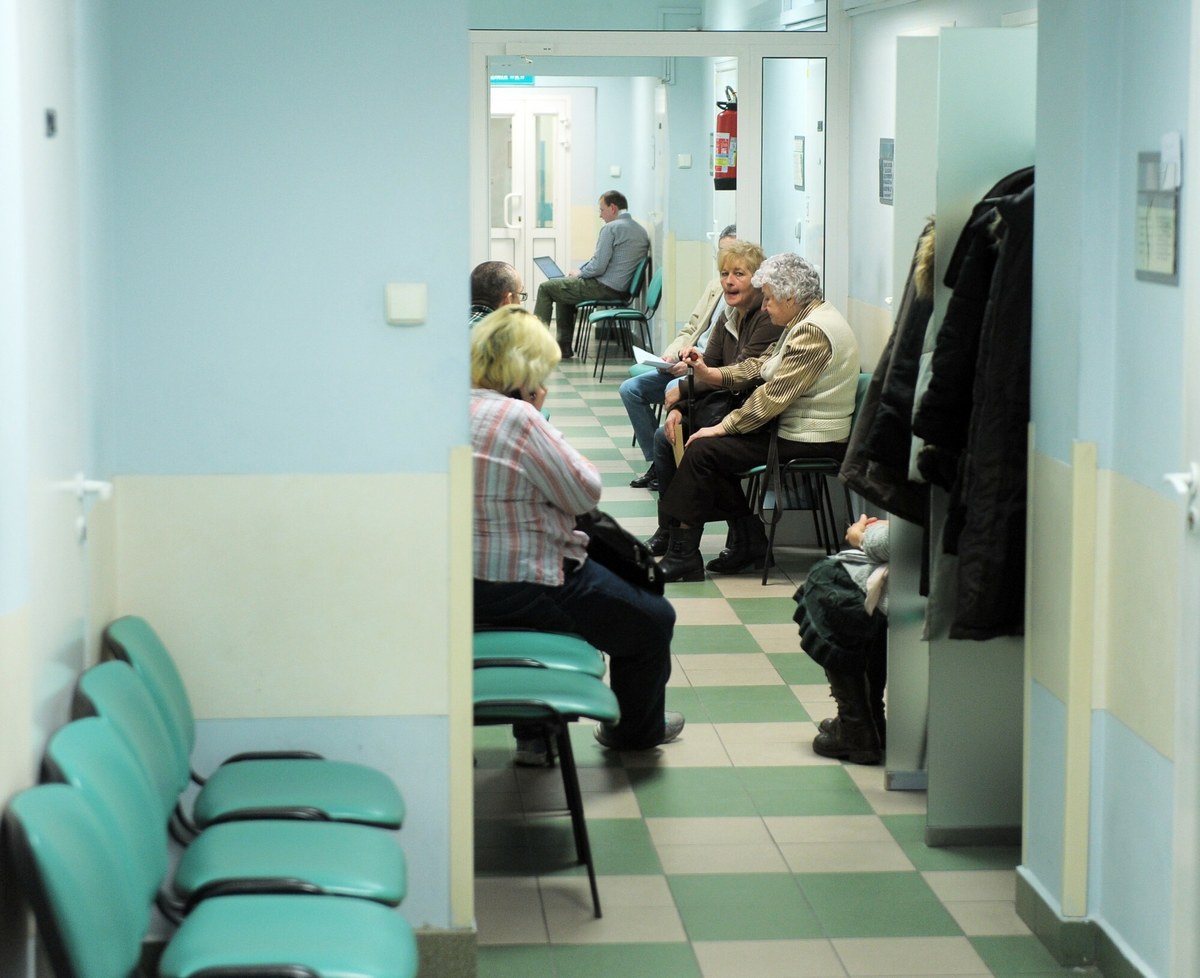 NFZ pod ścianą. Bagaż zobowiązań jest potężny