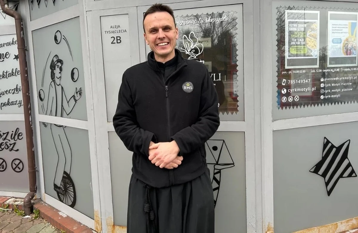 W czasie Wielkiego Postu codziennie o szóstej rano biegali w dowolnej intencji. Sześciokilometrowy bieg to pomysł księdza Rafała Główczyńskiego z Piastowa pod Warszawą na duchowe przygotowanie do Wielkanocy. Innym są piątkowe drogi krzyżowe organizowane w nocy pod mostem Świętokrzyskim. W tym roku odbędzie się ona po raz ostatni. Początek o godz. 23:00.