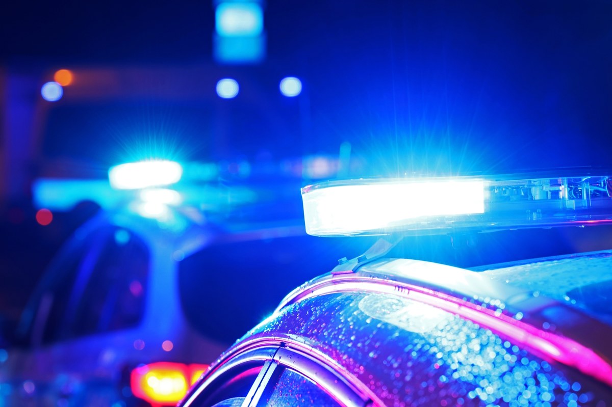Zwłoki ujawniono w zajętym wcześniej ogniem samochodzie osobowym przy ul. Bitwy pod Studziankami w Tarnowie w Małopolsce. Do tragedii doszło w piątek późnym wieczorem.