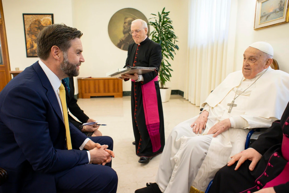 Papież Franciszek spotkał się w wielkanocną niedzielę z wiceprezydentem USA J.D. Vance'm - poinformowało watykańskie biuro prasowe. Do spotkania doszło po godzinie 11.30 w niedzielę, czyli wtedy, gdy na placu Świętego Piotra trwała uroczysta msza.