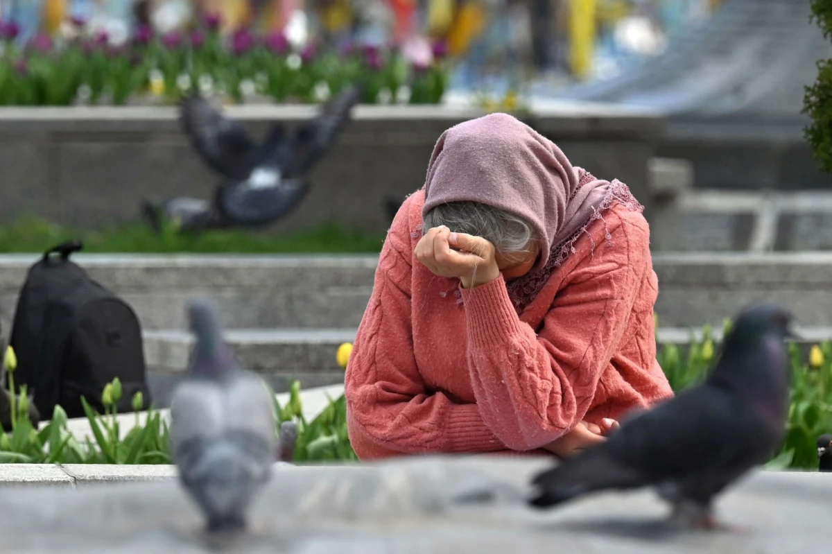 "Albo Putin nie kontroluje w pełni swojej armii, albo ta sytuacja pokazuje, że Rosja nie ma na celu rzeczywistego dążenia do zakończenia wojny" - poinformował w niedzielę prezydent Ukrainy. Według Wołodymyra Zełenskiego od rana w niedzielę obserwuje się wzrost liczby rosyjskich ataków. W sobotę rosyjski dyktator ogłosił rozejm wielkanocny w wojnie z Ukrainą. 