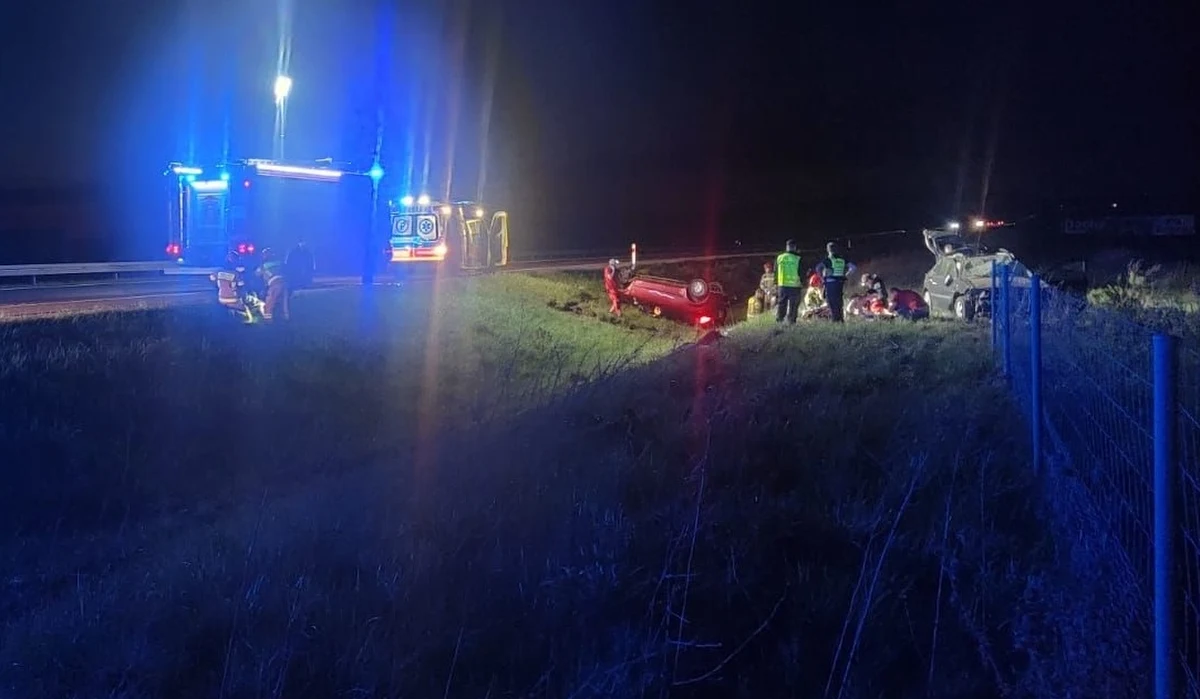 Tragiczny wypadek na trasie S3 w Lubuskiem. Tuż za Świebodzinem w stronę Gorzowa Wielkopolskiego zderzyły się dwa samochody osobowe. Podróżowało nimi 10 osób. Trzy z nich zginęły.