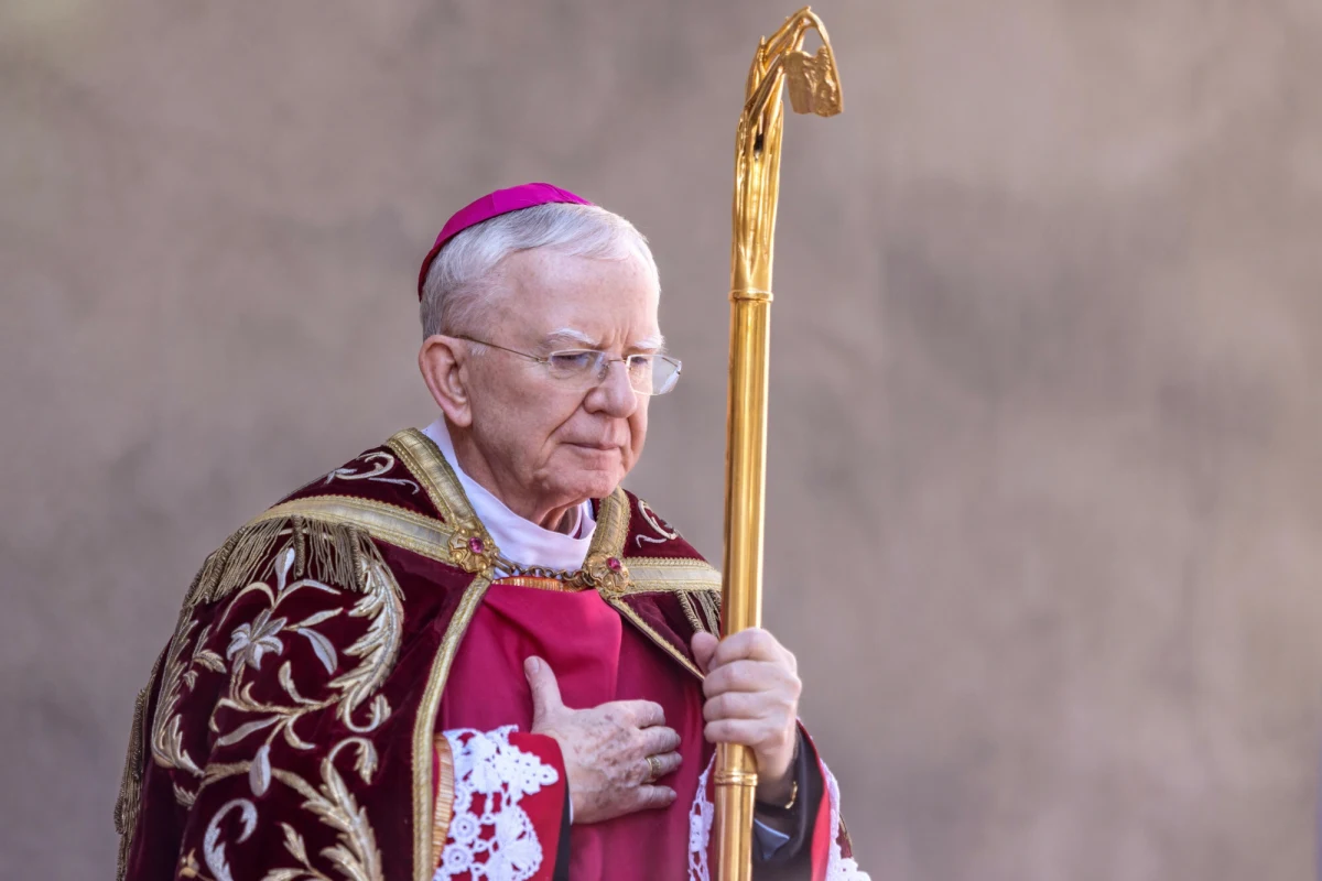 W Krakowie w związku ze śmiercią papieża w samo południe zabrzmiał Dzwon Zygmunt. Franciszka pożegnał także abp Marek Jędraszewski, krakowski metropolita. Zdaniem duchownego dokonania papieża Franciszka budziły nadzieje, ale także zaskoczenie. 