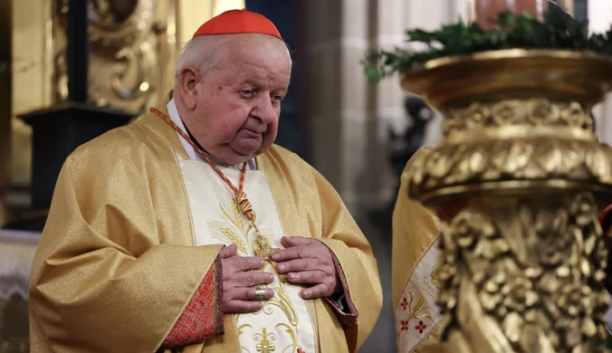 Konklawe bez kard. Dziwisza. Hierarcha porównał Franciszka i Jana Pawła II