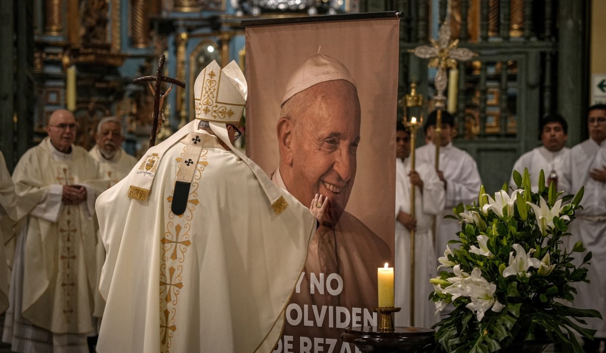 Papież nie żyje. Dziś powinniśmy poznać ważne decyzje Watykanu [RELACJA NA ŻYWO]