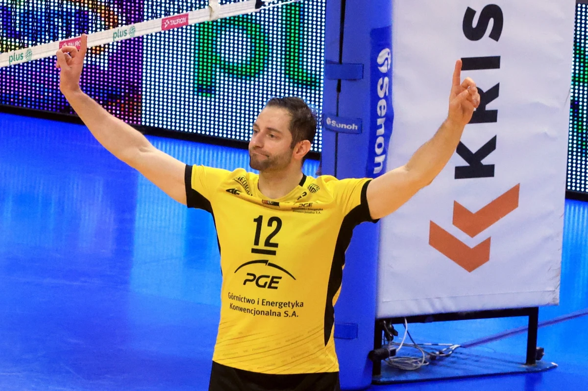 Na koncie ponad pół tysiąca meczów w Plus Lidze. Do tego sukcesy z reprezentacją Polski. Grzegorz Łomacz nie traci entuzjazmu do gry w siatkówkę. W tym roku w kadrze nie będziemy go oglądać, a rozgrywający przyznaje, że była to dla niego trudna decyzja. "Życie nie składa się tylko z prostych decyzji" - podkreśla Łomacz w rozmowie z Patrykiem Serwańskim.
