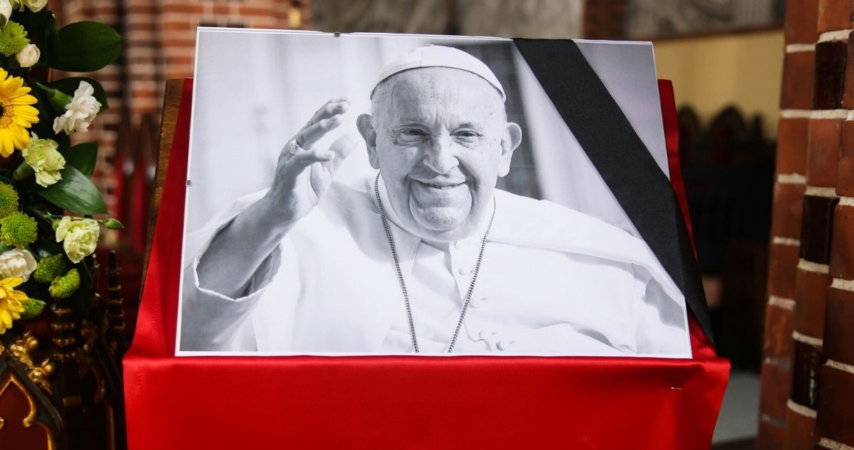To oficjalna przyczyna śmierci papieża Franciszka. Udar mózgu powikłany śpiączką