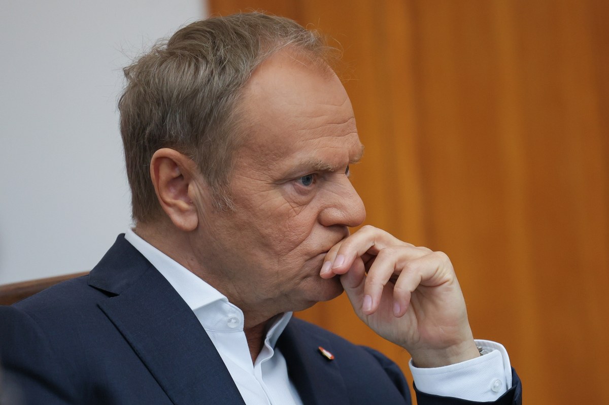 Warszawskie obchody 1000-lecia Korony Polskiej przesunięte. Decyzję ogłosił premier Donald Tusk w związku z sobotnią żałobą narodową po śmierci papieża Franciszka.