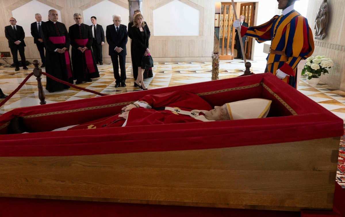 Trumna z ciałem papieża zostanie przeniesiona. Tak ma wyglądać uroczystość