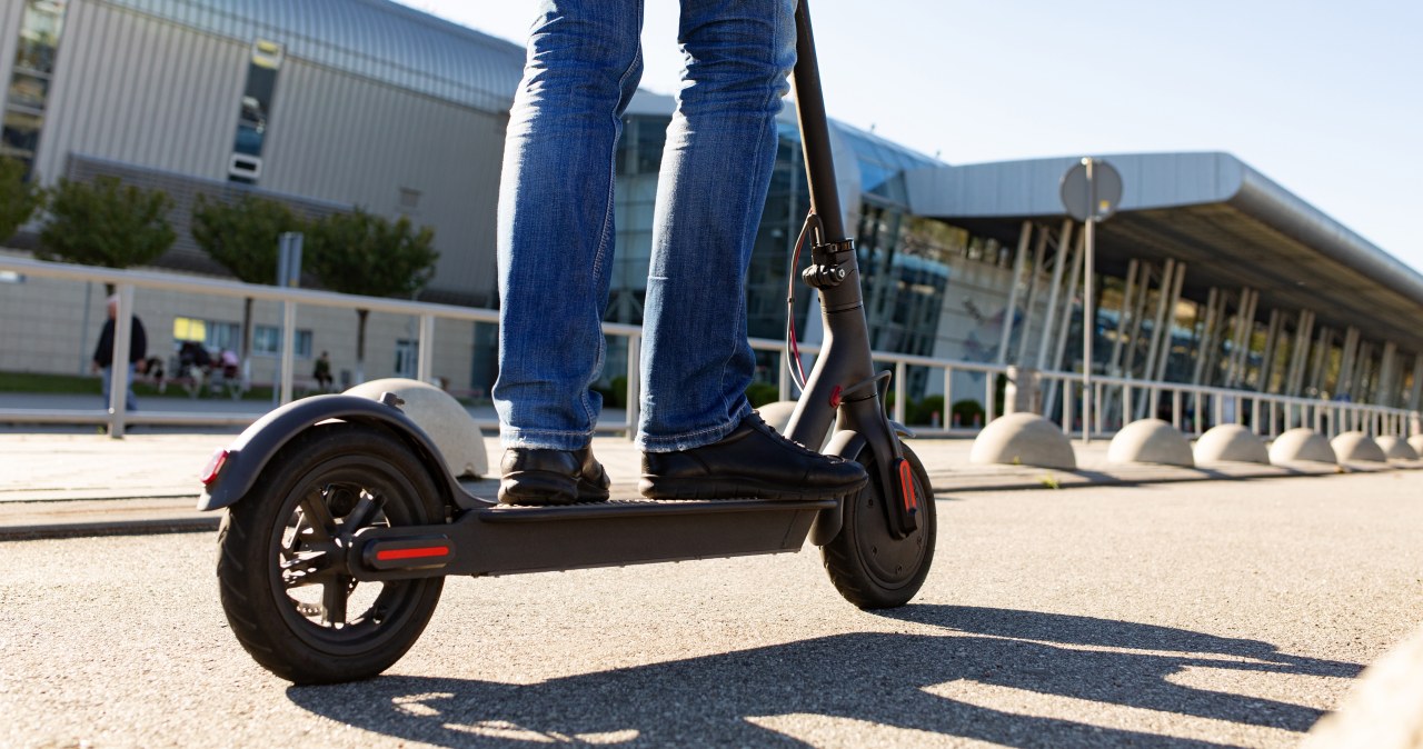 Właściciele hulajnóg i skuterów mają kilka czasu. Duża zmiana od 1 marca