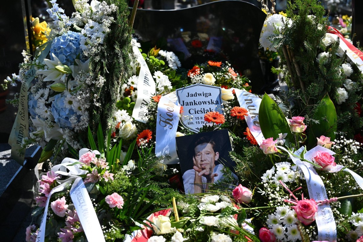 Jadwiga Jankowska-Cieślak pożegnana w Józefowie. "Dziękuję za role, za uśmiech"