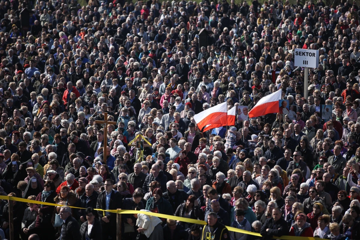 W weekend do Krakowa przyjadą tysiące pielgrzymów. W Sanktuarium w Łagiewnikach odbędą się uroczystości związane w przypadającym w niedzielę Świętem Miłosierdzia Bożego. W tym roku święto będzie miało wymiar dziękczynienia za pontyfikat papieża Franciszka.